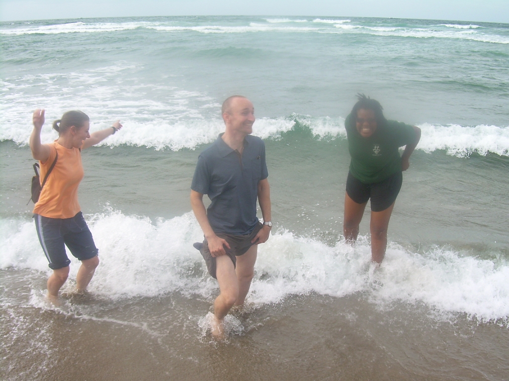 dscn0763.jpg - Me, Andrew, and Nikki in the Sea of Japan