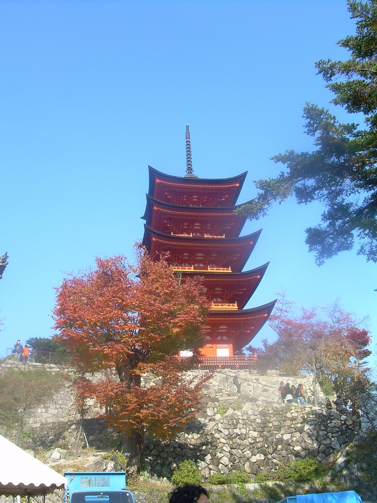 dscn0920.jpg - A pretty pagoda