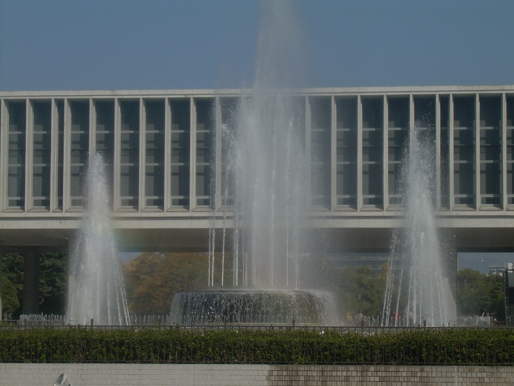 dscn0946.jpg - Fountains outside the museum struck, I thought, the right balance between memorial to those who suffered, and triumph of the human spirit of the survivors and those who strive for peace.