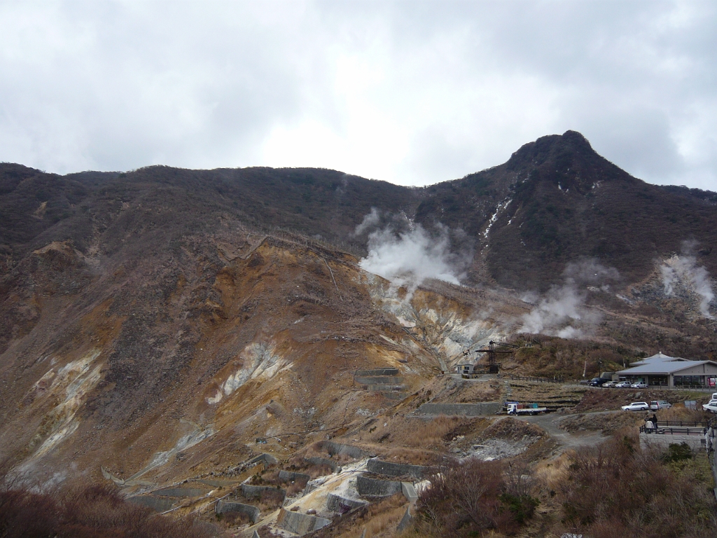 p1000032.jpg - And still more volcanic vapors.