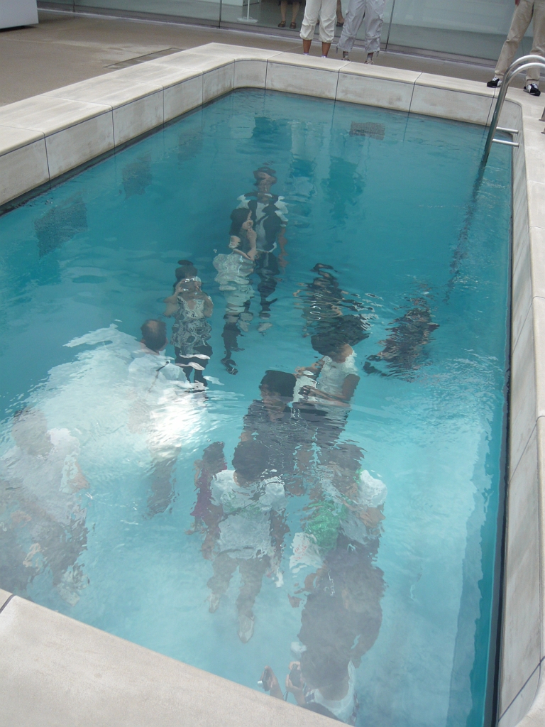 p1010804.jpg - Guests standing in the bottom of a pool!  Gasp!