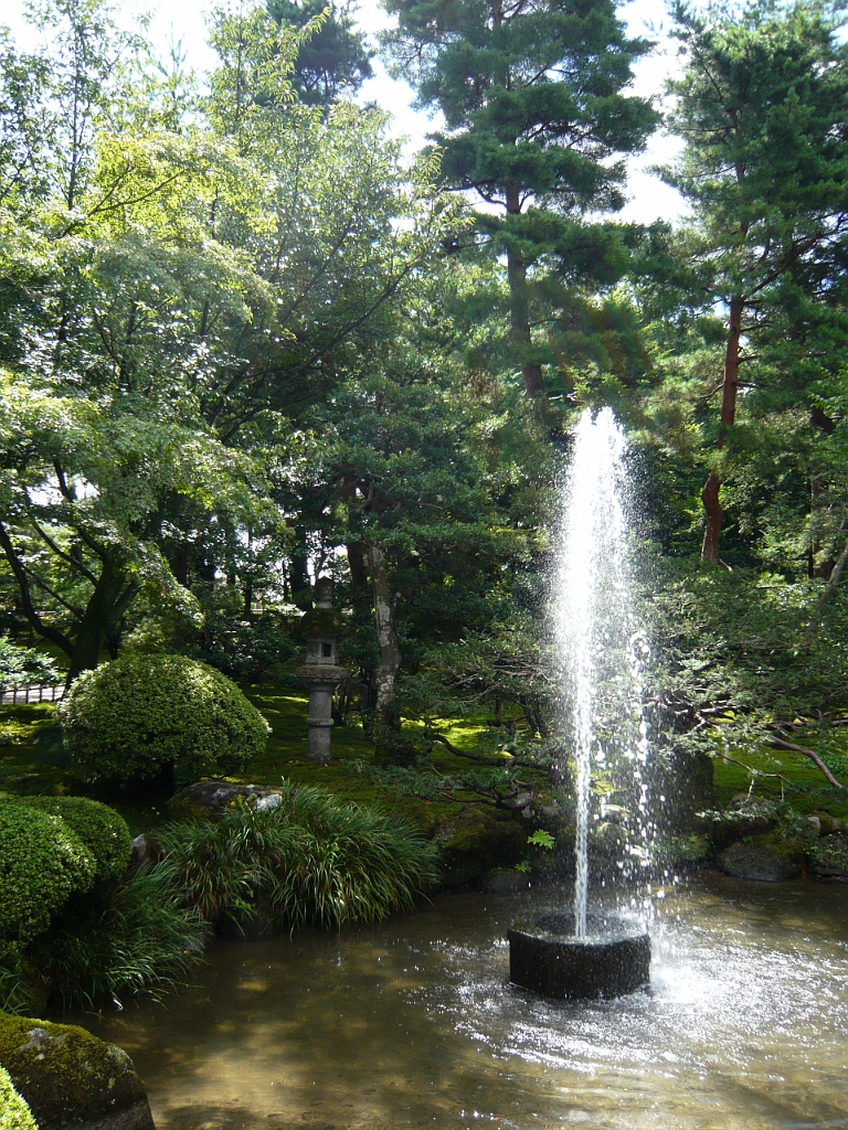 p1010822.jpg - A fountain