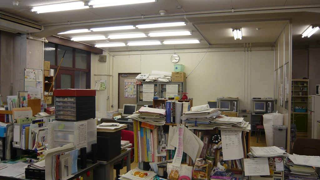 p1020531.jpg - This is looking the other direction in the staff room.  In the corner are the computers I used to make handouts and such.