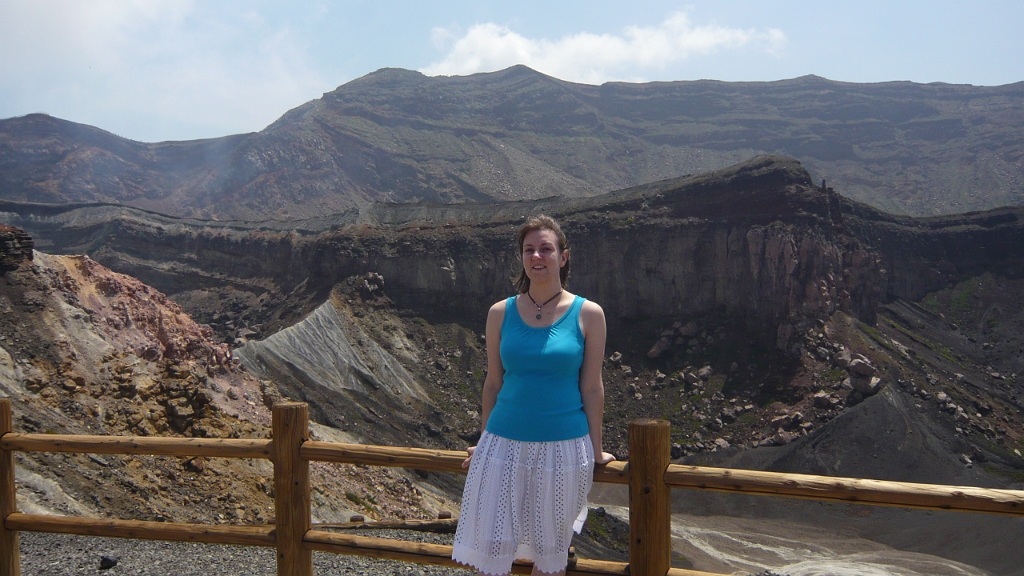 p1020642.jpg - I'm sure Mt. Doom would have been made into a tourist attraction many years later, anyway.