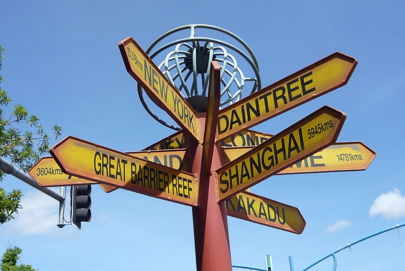 p1010049.jpg - A signpost in Cairns.