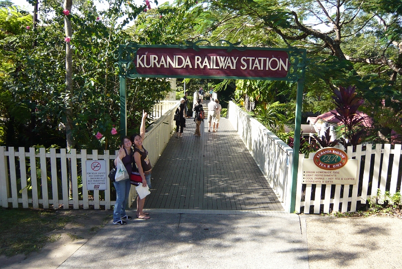 p1010121.jpg - After exploring the touristy town of Kuranda, we boarded the Kuranda Scenic Railway to go back to Cairns.