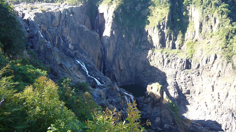 p1010129.jpg - Barron Falls from the other side.