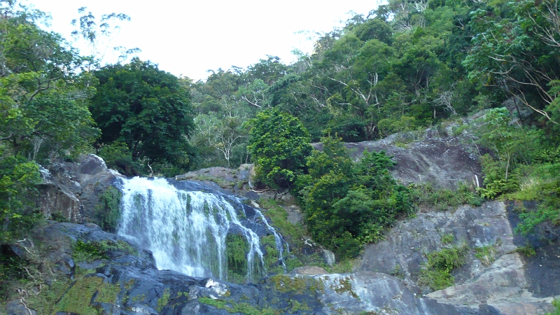 p1010148.jpg - Another shot of the waterfall.