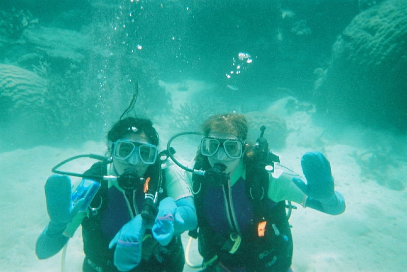 p1010206-07.jpg - Myra and I, 10 meters under water.