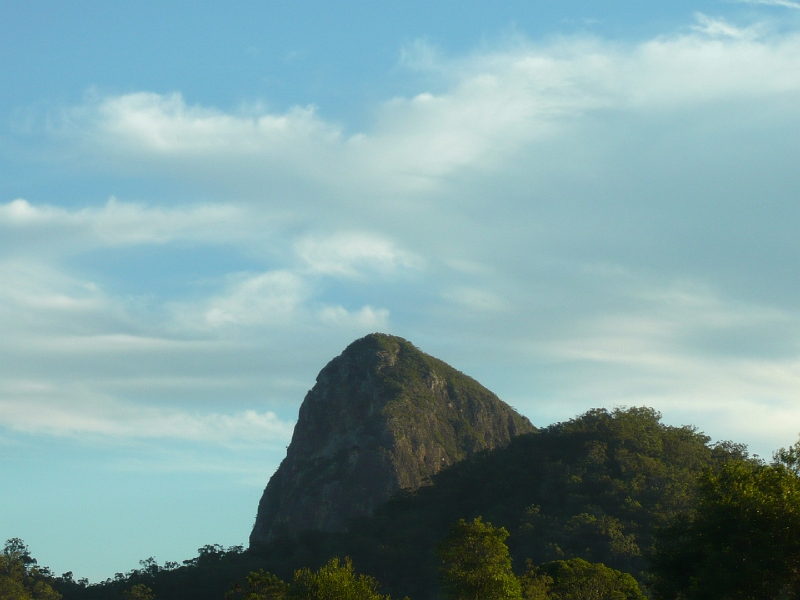 p1010288.jpg - You pass the Glass House Mountains on the way to Australia Zoo.