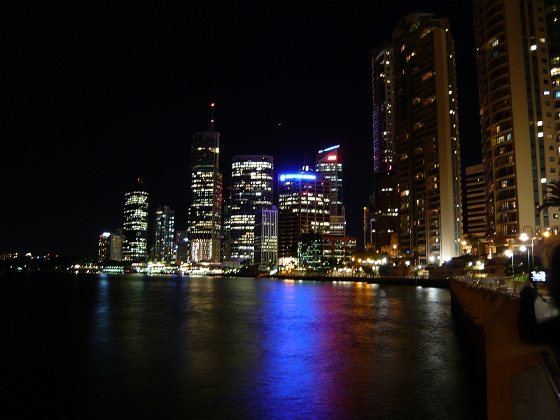 p1010309.jpg - The even more built-up part of the Brisbane skyline.  Because of the way the river zig-zags through the city, they have two separate excellent skylines.  The blue on that building said "CREDIT UNION AUSTRALIA."