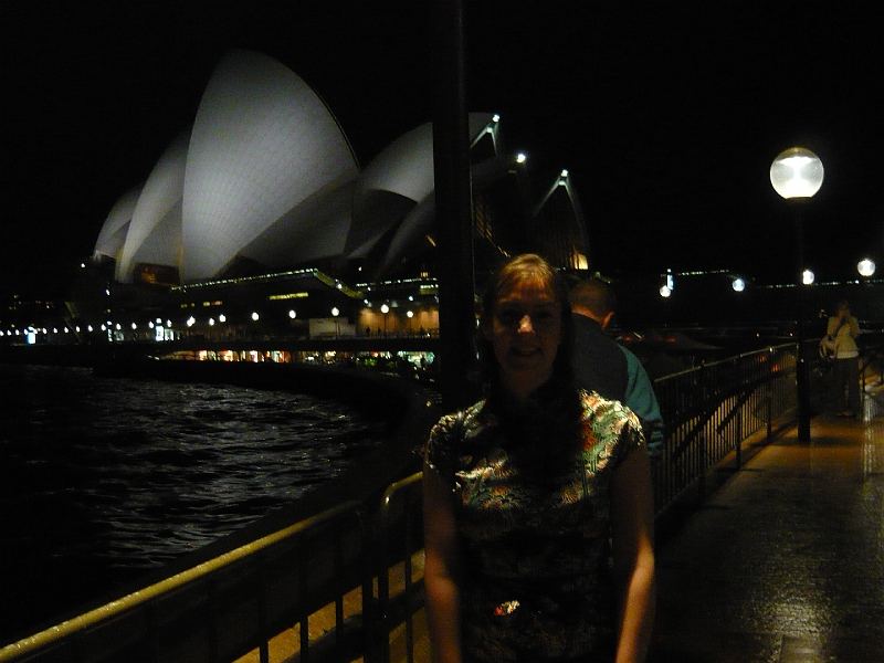 p1010463.jpg - I'm all swanky and on my way to the Sydney Opera House!