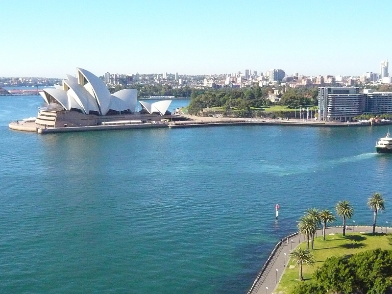 p1010518.jpg - The mouth of Sydney Cove as seen from the Sydney Harbour Bridge.