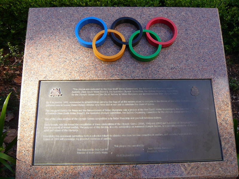 p1010570.jpg - An Olympic monument in Hyde Park near the ANZAC memorial.