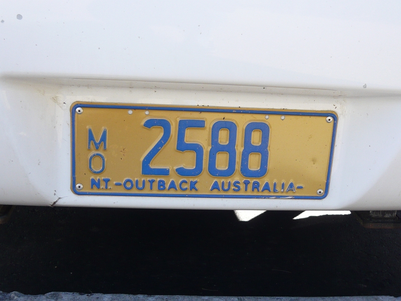 p1010646.jpg - I just thought this license plate was extremely cool.  We weren't in the Northern Territory (N.T.) so this was the only one we saw.