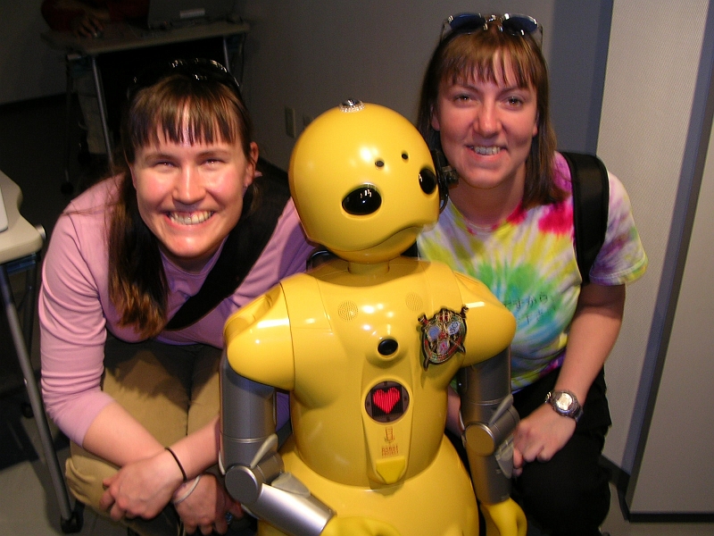 dscn0514.jpg - Here are Rana and me with Wakamaru, my favorite robot of the Expo!  He spoke 5 languages as I recall.