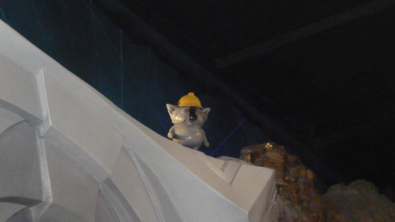 P1030173.JPG - Koala in a hard hat