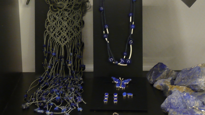 P1030297.JPG - Lapis lazuli jewelry from Chile
