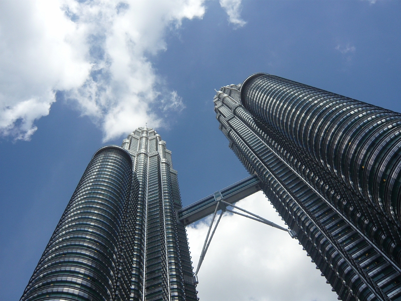 p1020345.jpg - One last shot of the Petronas Twin Towers