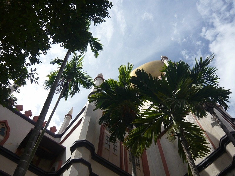 p1020349.jpg - Sultan Mosque, the oldest mosque in Sinagpore